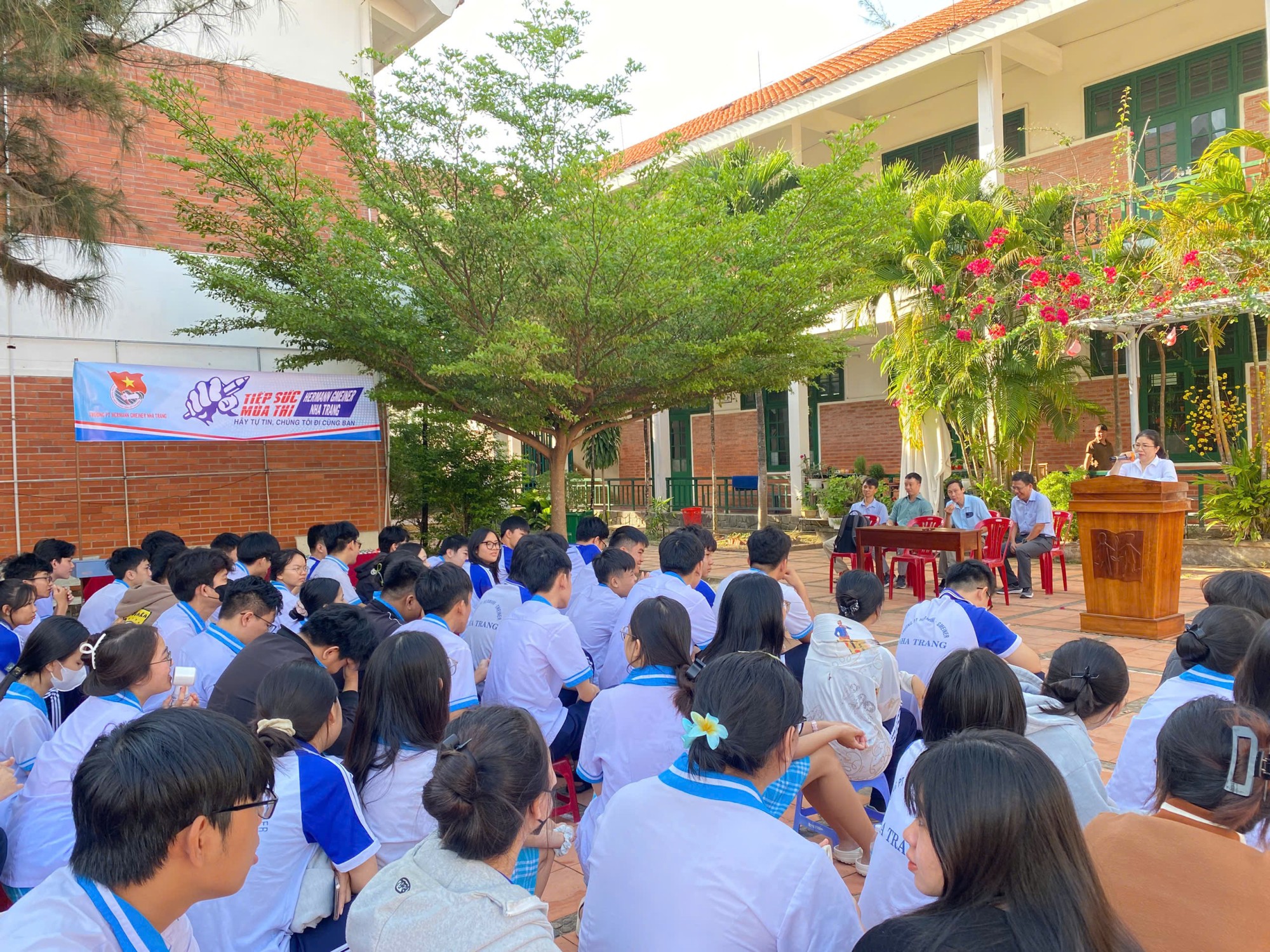 CHƯƠNG TRÌNH TIẾP SỨC MÙA THI NĂM 2025